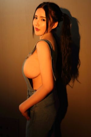 qq头像欧美情侣接吻_在线观看