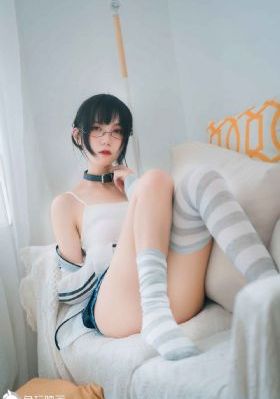 欧美玫瑰花扑克纹身_HD电影全集观看
