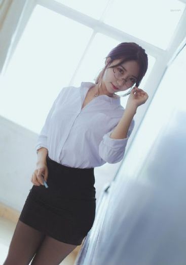 欧美水中唯美头像_剧情片免费电视剧