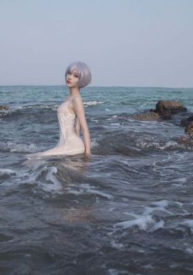女生欧美范复古背景_4K在线观看视频